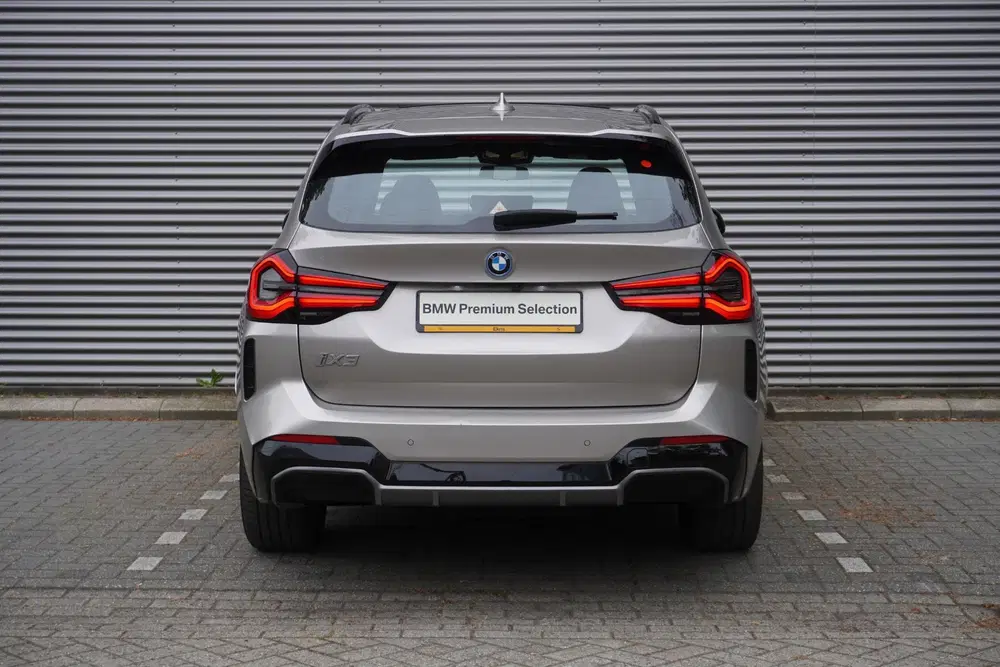 BMW iX3 Driving Assistant Professional uit 2022, foto 5