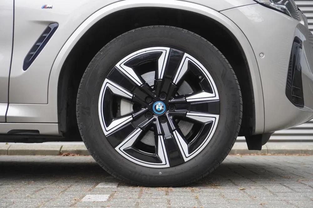 BMW iX3 Driving Assistant Professional uit 2022, foto 6
