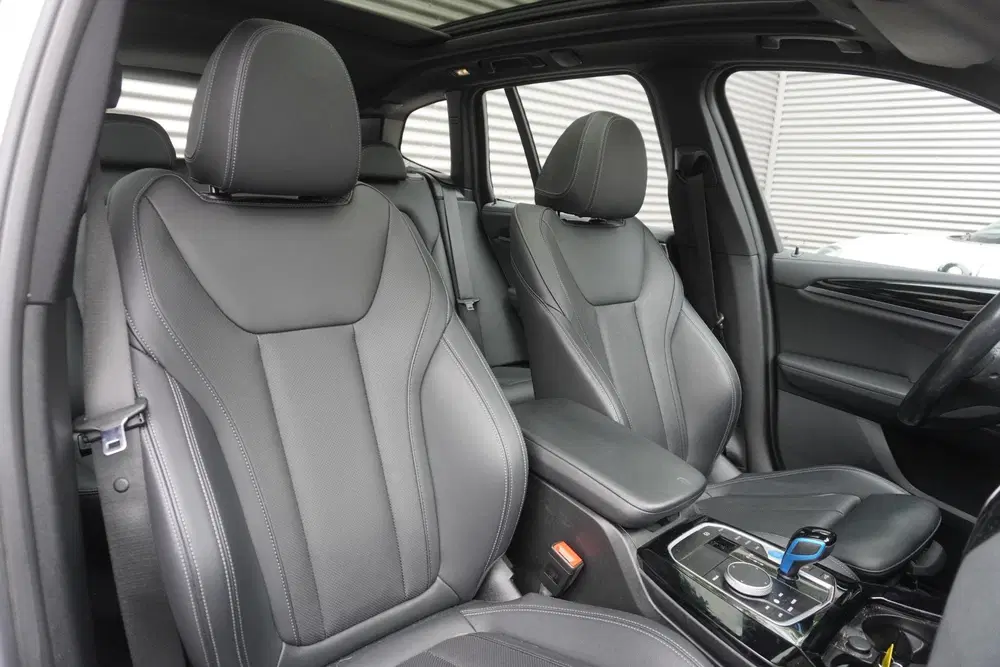 BMW iX3 Driving Assistant Professional uit 2022, foto 8