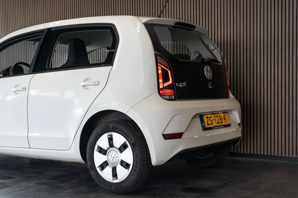 Volkswagen Up! 1.0 BMT move up! I AIRCO I BLEUTOOTH uit 2019, foto 9