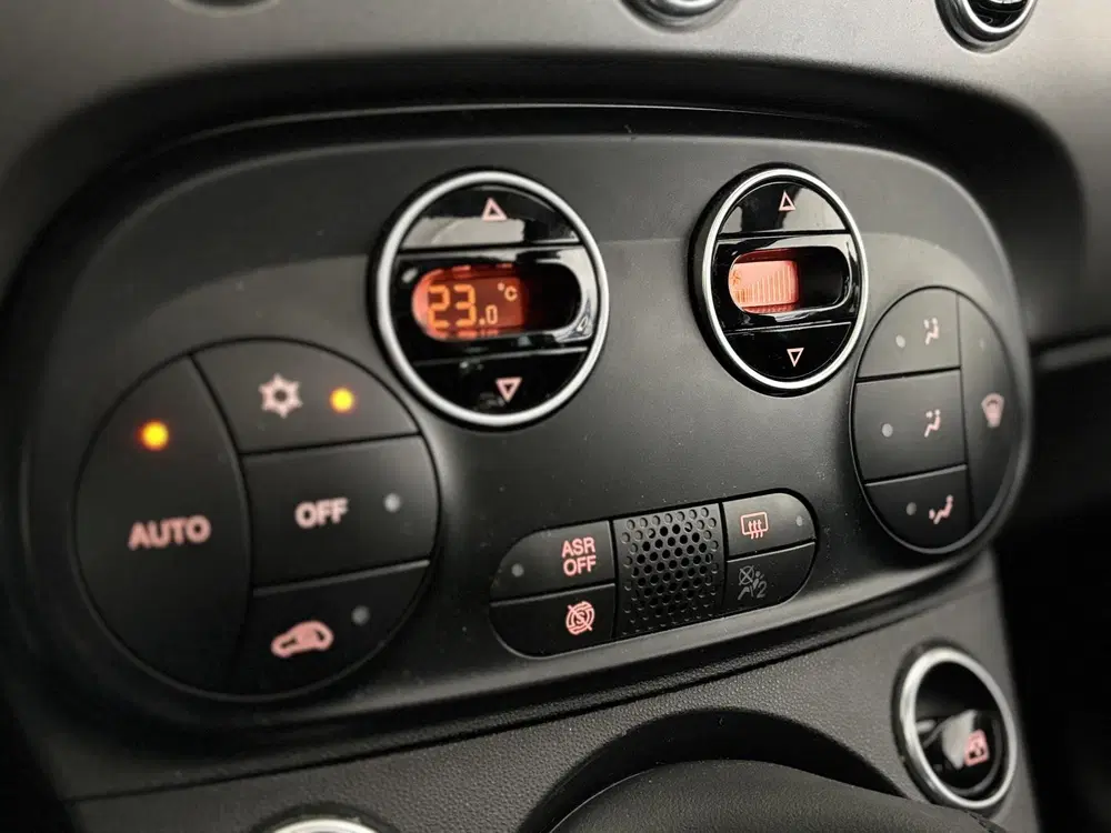Fiat 500 1.0 Hybrid Rockstar uit 2021, foto 18