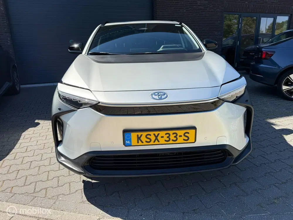 Toyota bZ4X Active 71 kWh 2023 uit 2023, foto 4