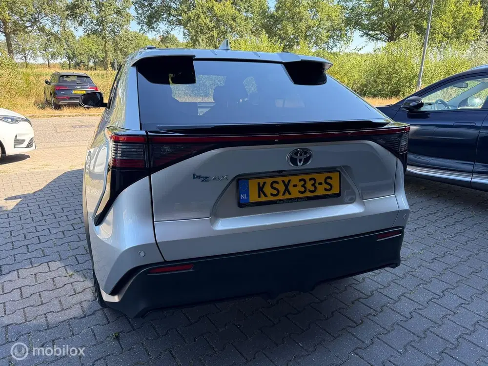 Toyota bZ4X Active 71 kWh 2023 uit 2023, foto 7