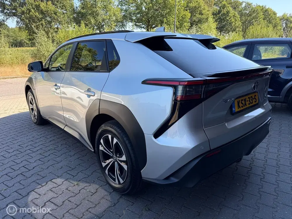 Toyota bZ4X Active 71 kWh 2023 uit 2023, foto 9