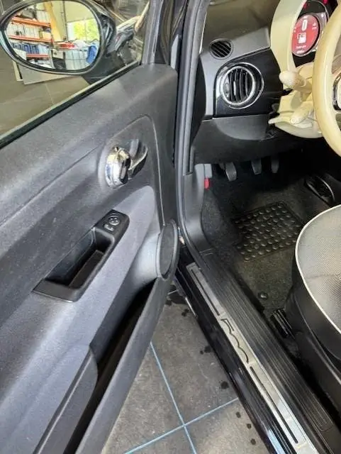 Fiat 500C 1.2 Young CABRIO MET ZWART CABRIO DAK BLAC uit 2019, foto 4