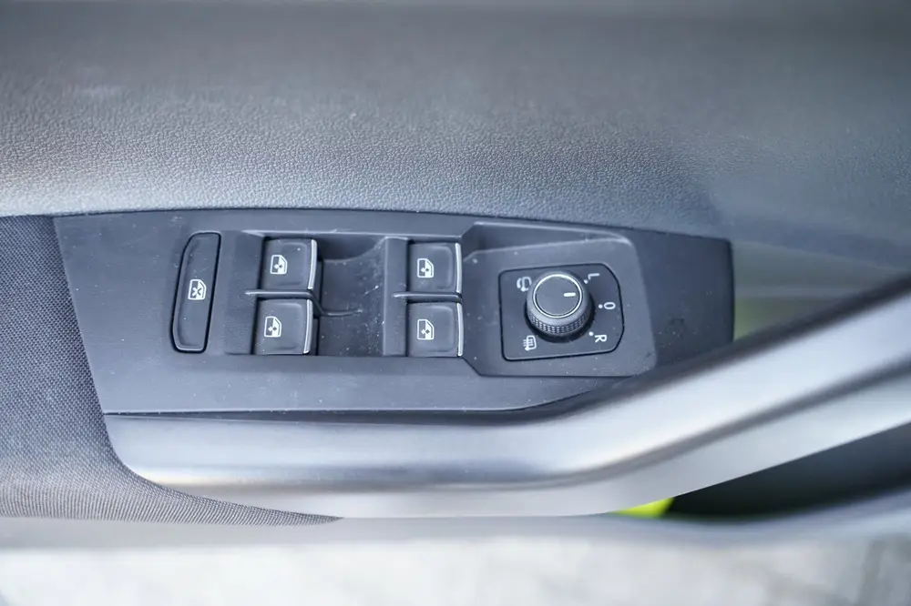 Volkswagen Taigo 1.0 TSI 2x R-Line DSG Pano IQ Matrix Led Ca uit 2022, foto 9