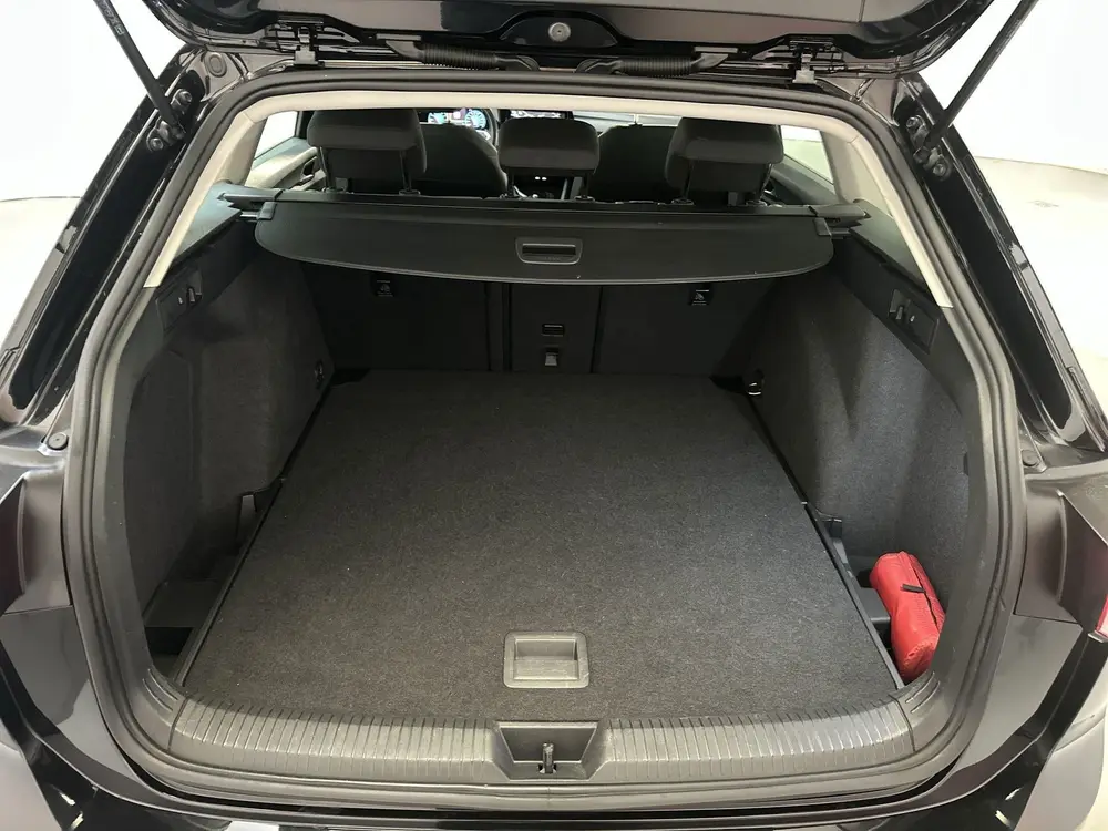 Volkswagen Golf Variant 1.0 eTSI DSG Life Virtual Cockpit Sf uit 2022, foto 11