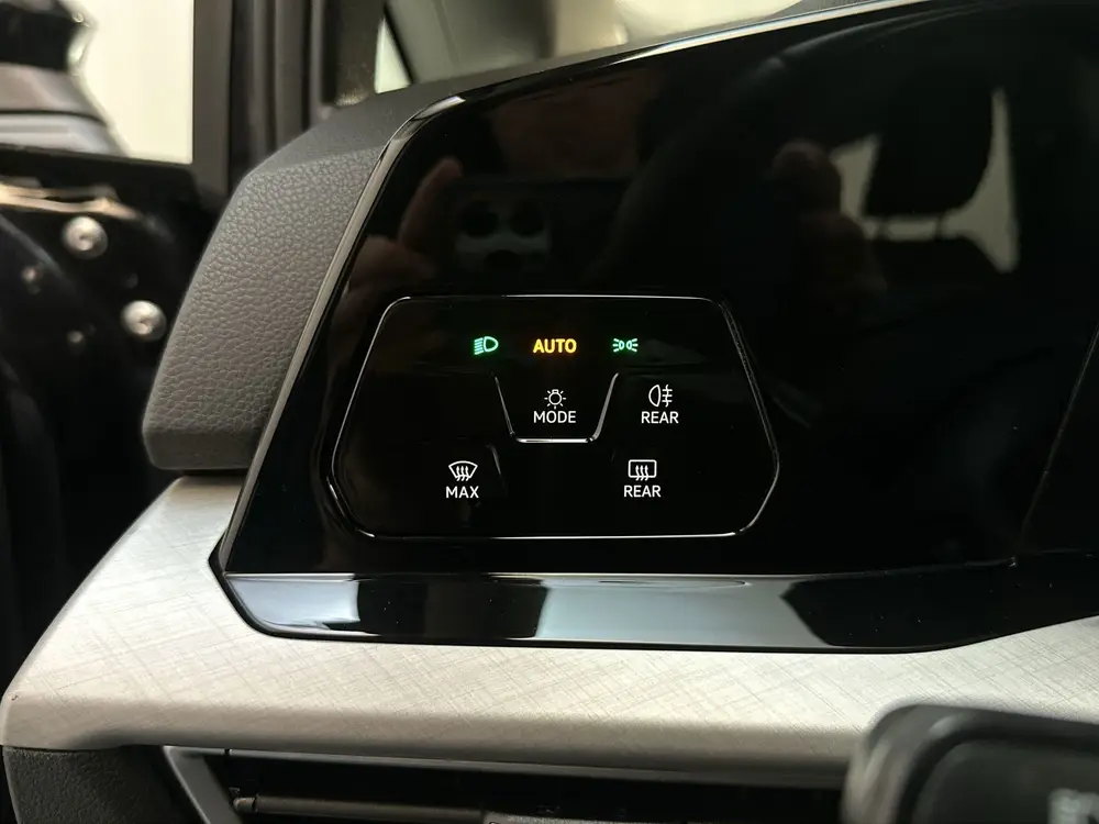 Volkswagen Golf Variant 1.0 eTSI DSG Life Virtual Cockpit Sf uit 2022, foto 18