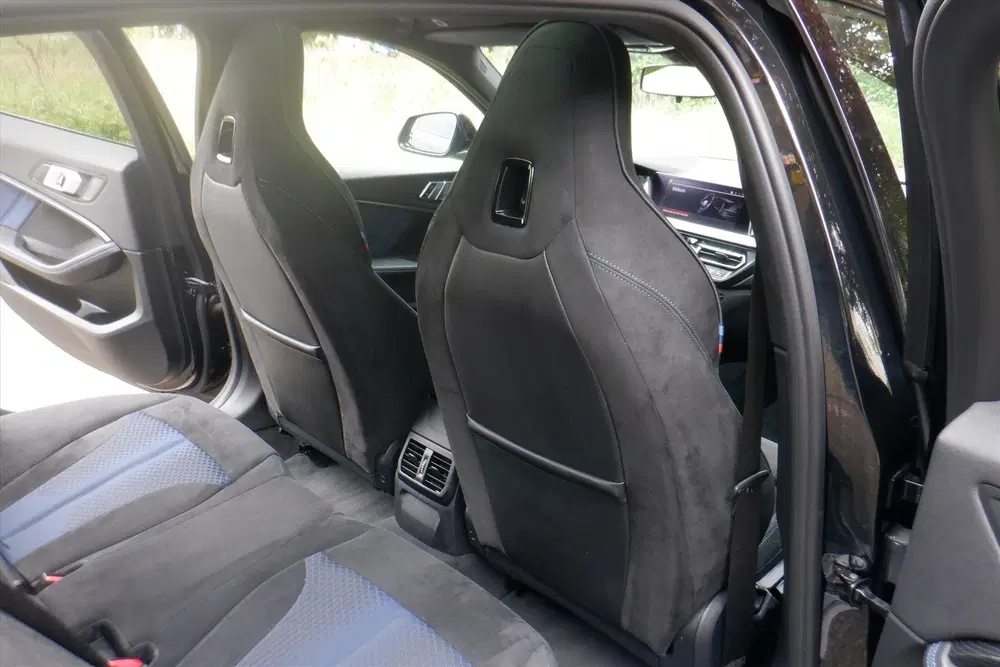 BMW 1-serie M135i 320PK 5D Aut. X-DRIVE uit 2020, foto 10