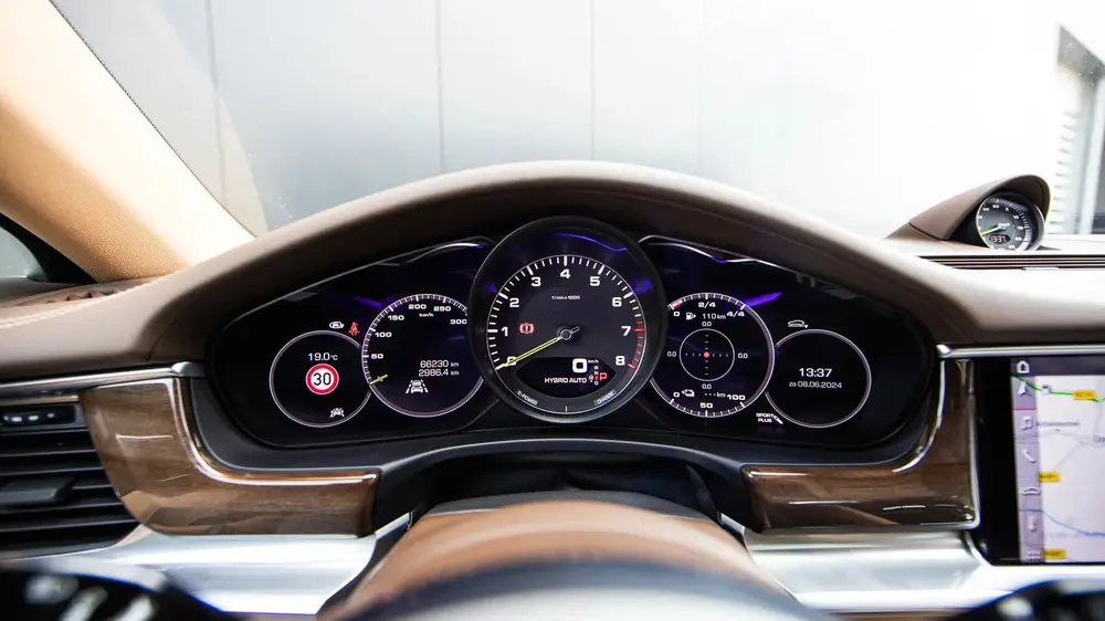 Porsche Panamera 2.9 4 E-Hybrid uit 2019, foto 20