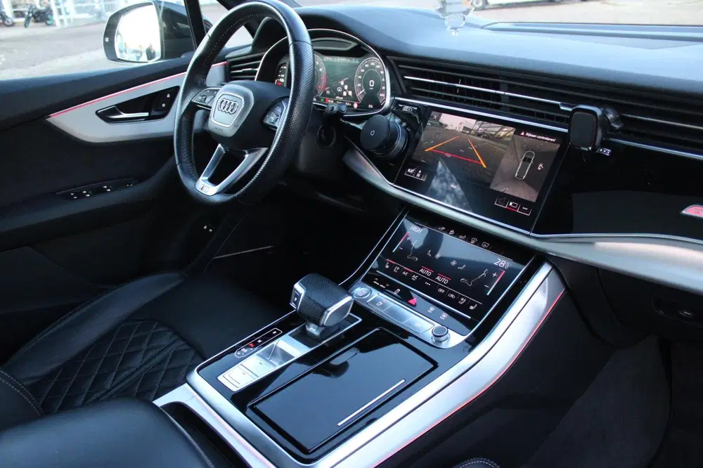 Audi Q7 60 TFSI e Competition uit 2020, foto 14
