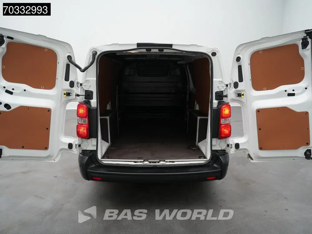 Peugeot Expert Elektrisch 50kWh 230km WLTP L3H1 Navi uit 2021, foto 9