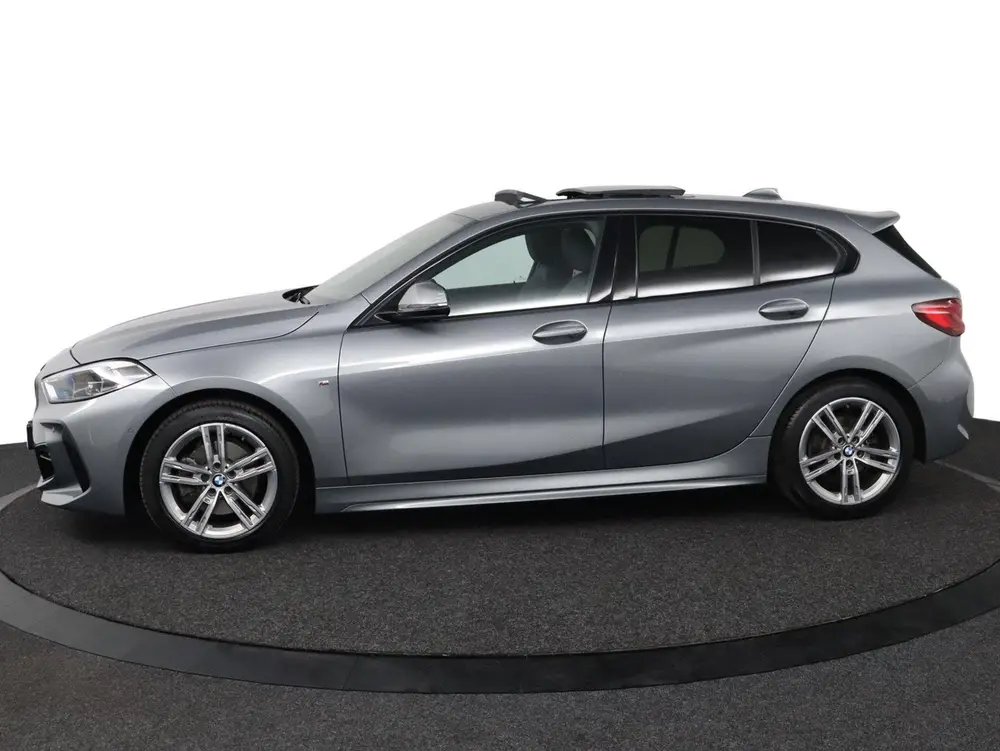BMW 1-serie 118i Business Edition M Sport uit 2022, foto 3