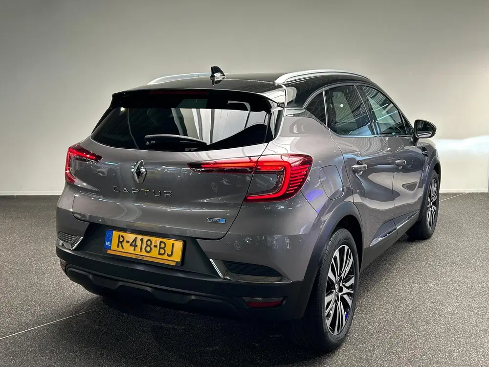Renault Captur 1.6 E-Tech Hybrid 145 Initiale Paris uit 2022, foto 2