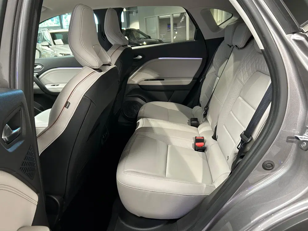 Renault Captur 1.6 E-Tech Hybrid 145 Initiale Paris uit 2022, foto 6