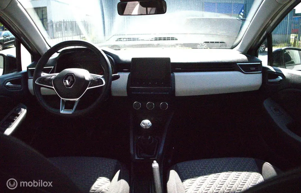 Renault Clio 1.0 TCe 90 Evolution uit 2023, foto 2