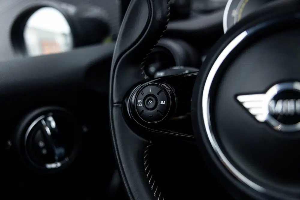 Mini Electric Yours 33 kWh uit 2020, foto 17