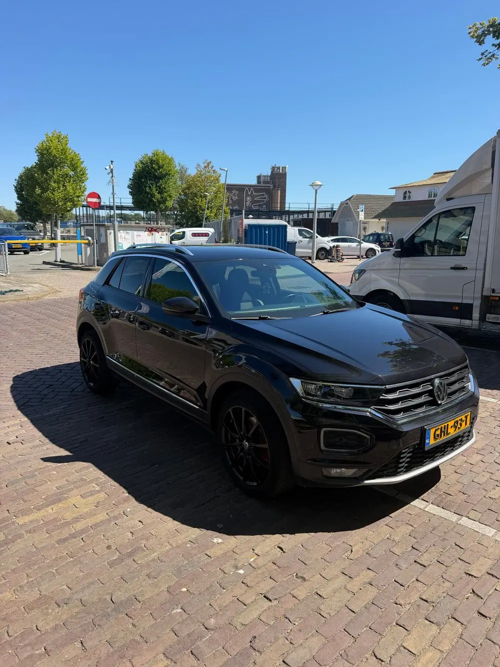 Volkswagen T-Roc 1.5 TSI 150pk 7-DSG 2020 Zwart uit 2020, foto 3