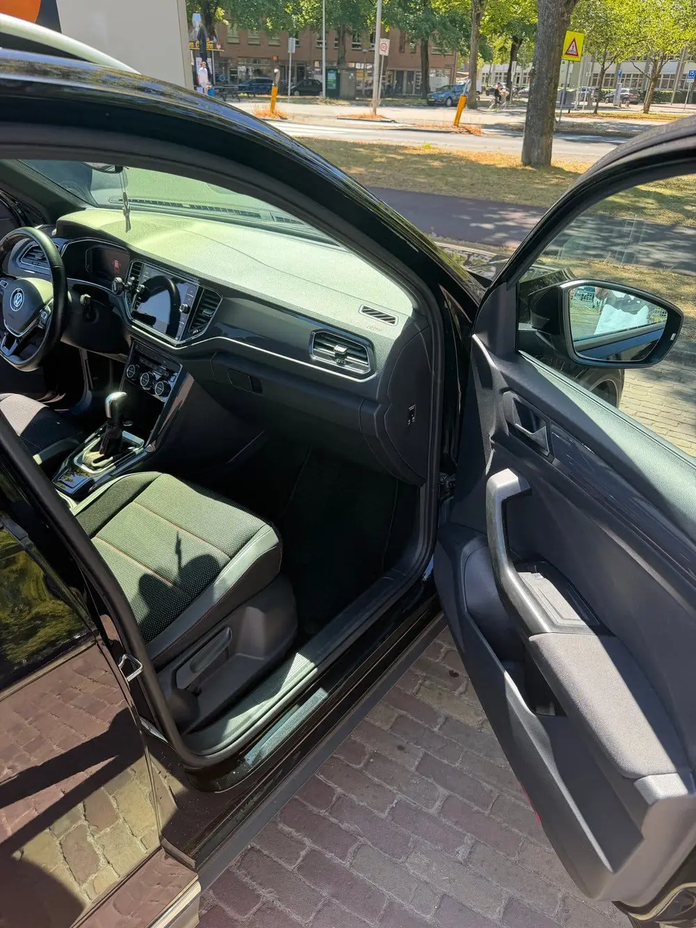 Volkswagen T-Roc 1.5 TSI 150pk 7-DSG 2020 Zwart uit 2020, foto 9