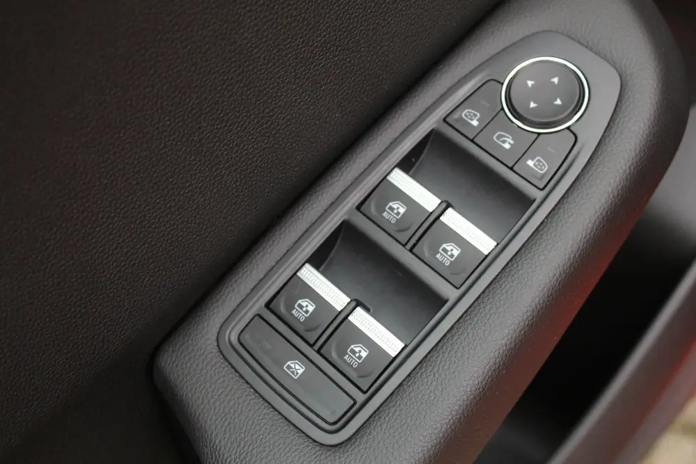 Renault Clio 1.0 TCe Initiale Paris / Carplay / Camera / Key uit 2019, foto 18