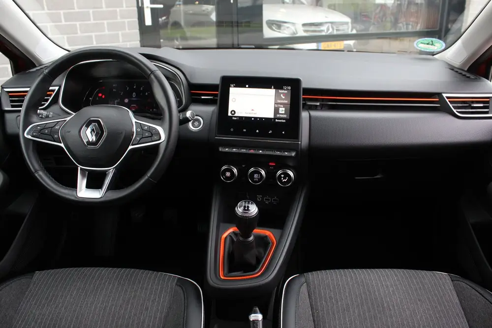 Renault Clio 1.0 TCe Initiale Paris / Carplay / Camera / Key uit 2019, foto 2