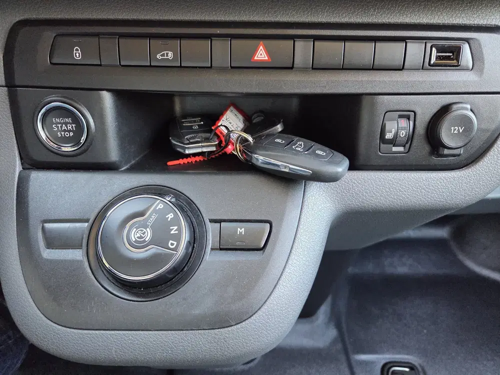 Peugeot Expert uit 2021, foto 18