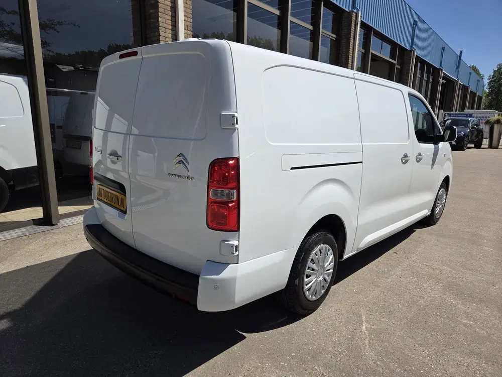 Peugeot Expert uit 2021, foto 8