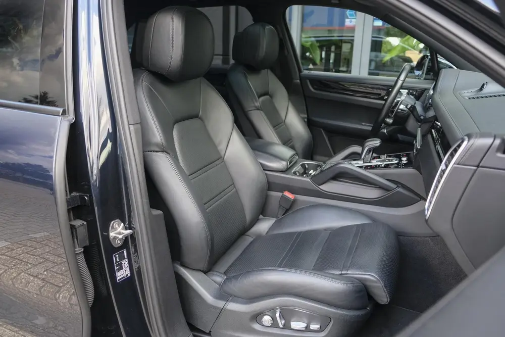 Porsche Cayenne S 2.9 V6 441pk Panoramadak Luchvering Matrix uit 2019, foto 12
