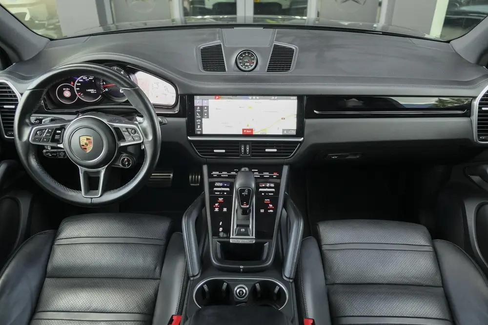 Porsche Cayenne S 2.9 V6 441pk Panoramadak Luchvering Matrix uit 2019, foto 3