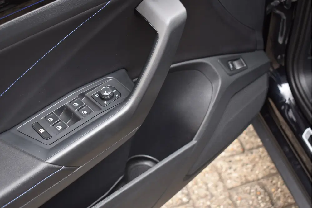 Volkswagen T-Roc 2.0 TSI 4Motion R Facelift Pano Navi Camera uit 2022, foto 14