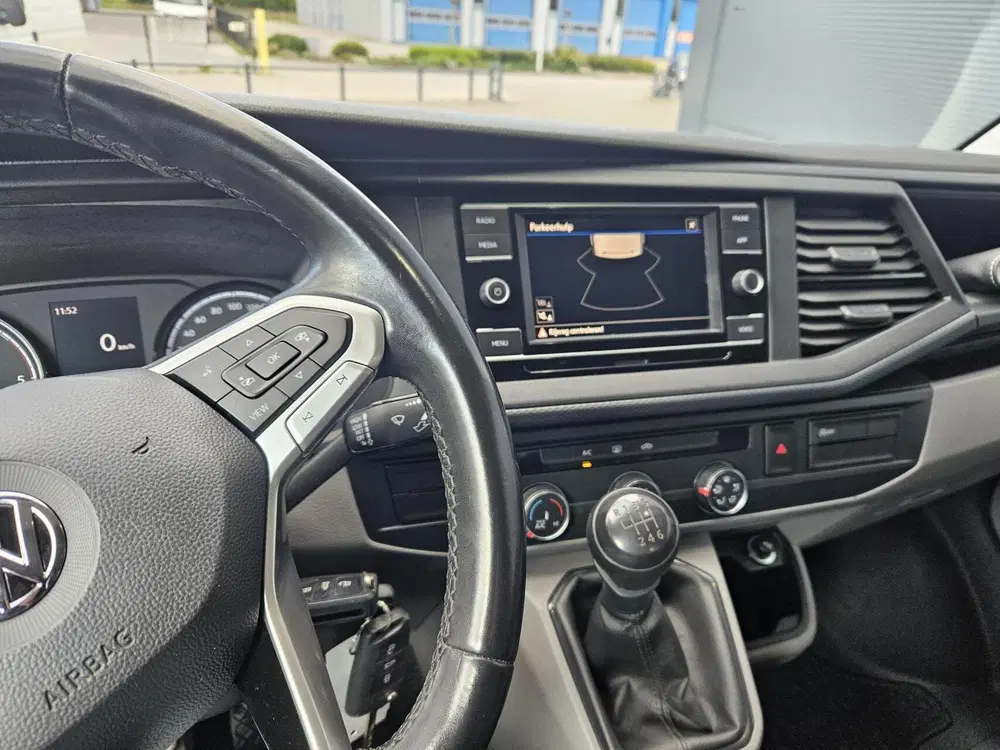 Volkswagen Transporter 2.0 TDI L1H1 carplay 2x schuifd Airco uit 2020, foto 2