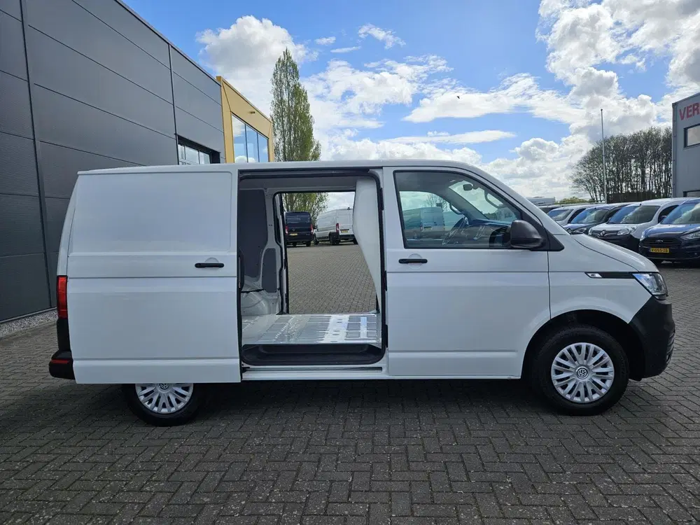 Volkswagen Transporter 2.0 TDI L1H1 carplay 2x schuifd Airco uit 2020, foto 3