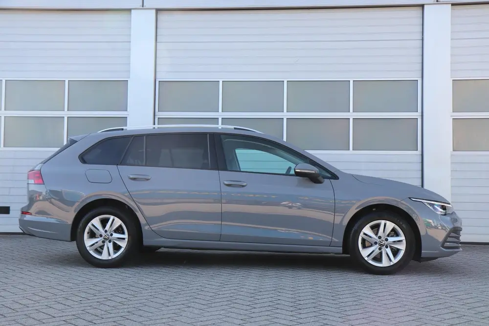Volkswagen Golf Variant 1.0 TSI 110pk Life | Navigatie | Ach uit 2023, foto 3