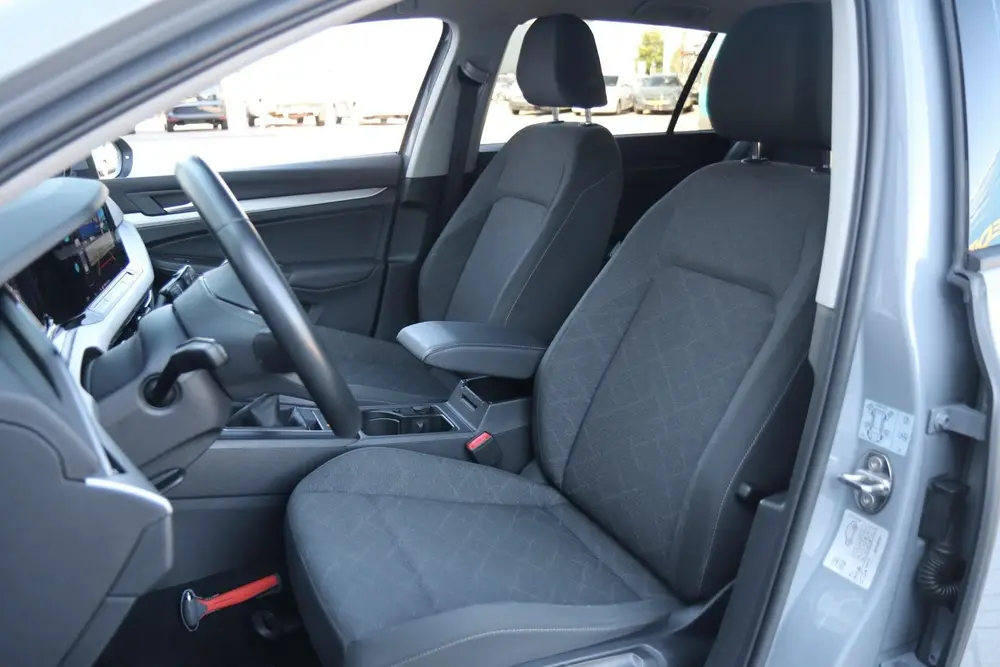 Volkswagen Golf Variant 1.0 TSI 110pk Life | Navigatie | Ach uit 2023, foto 4