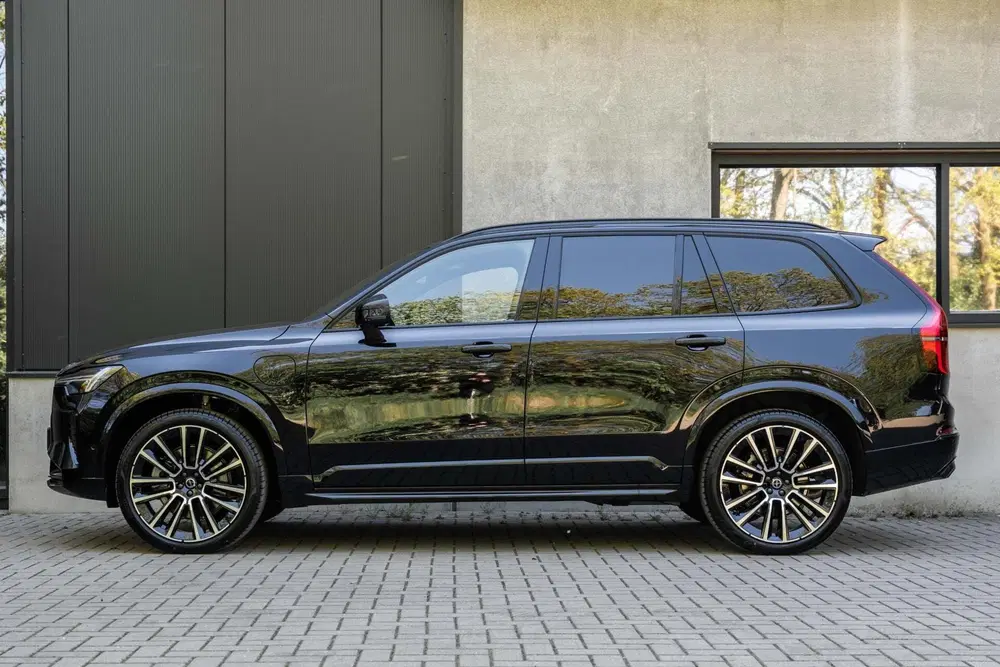 Volvo XC90 T8 Ultra Dark B&W Pano Luchtvering HUD Mas uit 2025, foto 9