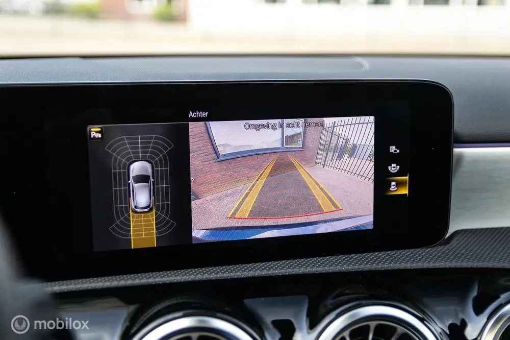 Mercedes-Benz A-Klasse 180 Business Solution AMG uit 2022, foto 19