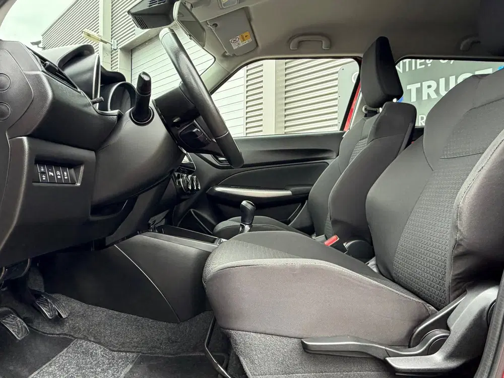 Suzuki Swift 1.2 Smart Hybrid 83PK TwoTone uit 2021, foto 12