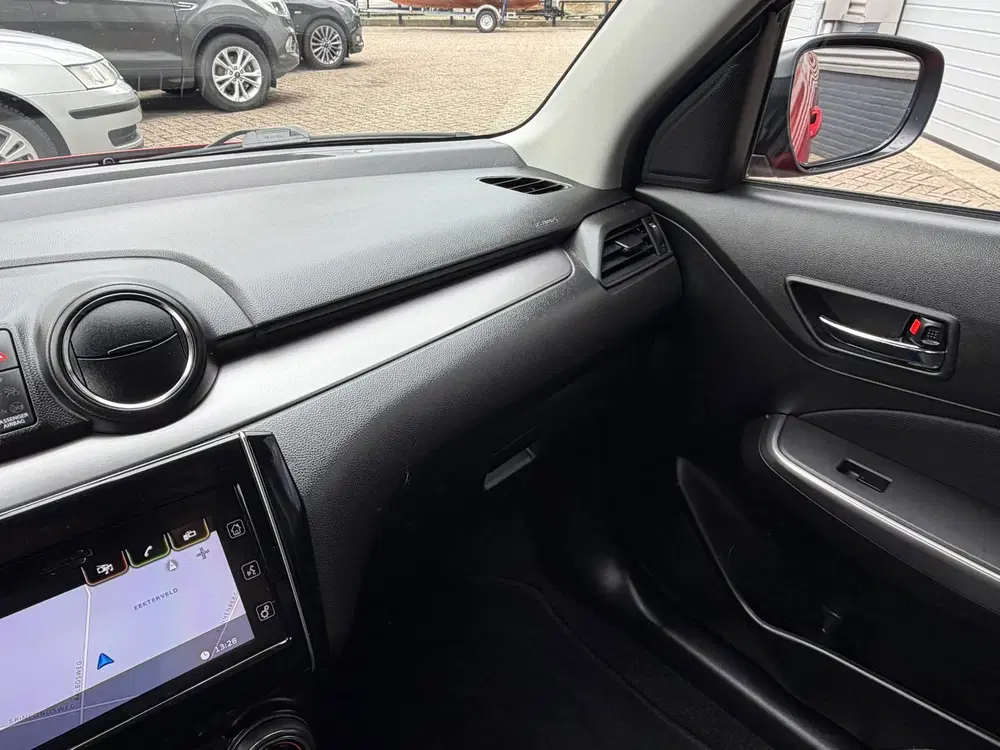 Suzuki Swift 1.2 Smart Hybrid 83PK TwoTone uit 2021, foto 18