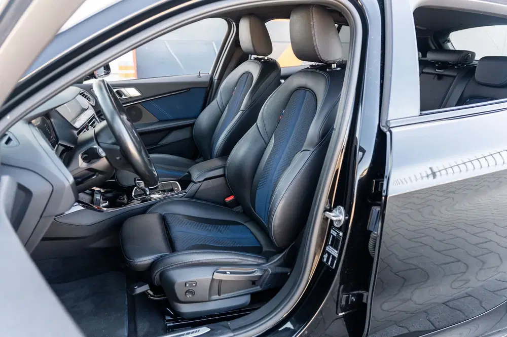 BMW 1-serie 118i High Executive M sport uit 2020, foto 17