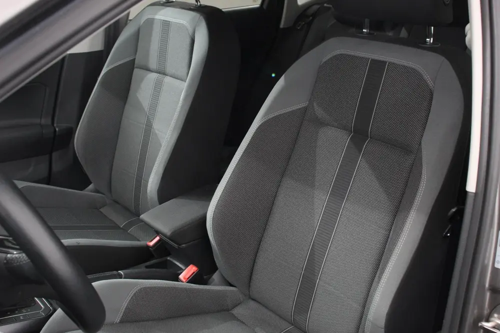 Volkswagen Polo 1.0 TSI 110pk DSG Highline Navigatie Apple C uit 2021, foto 9