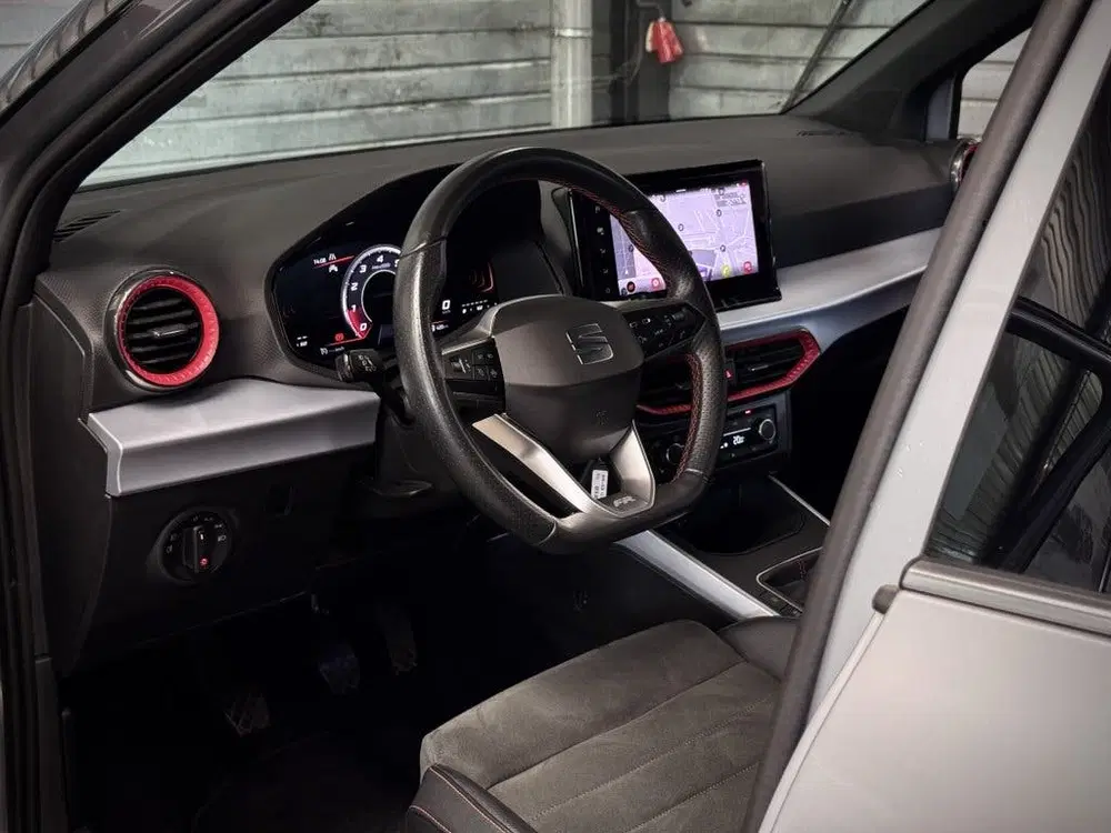 SEAT Arona FR uit 2023, foto 4