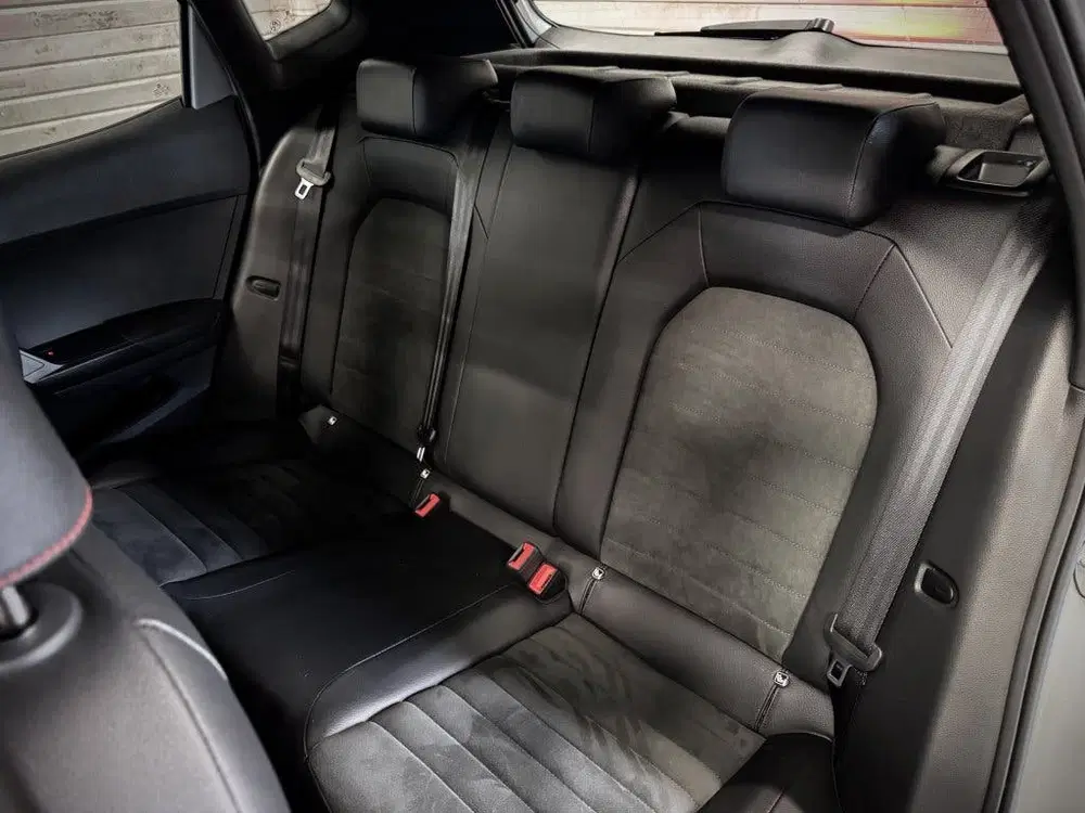 SEAT Arona FR uit 2023, foto 7