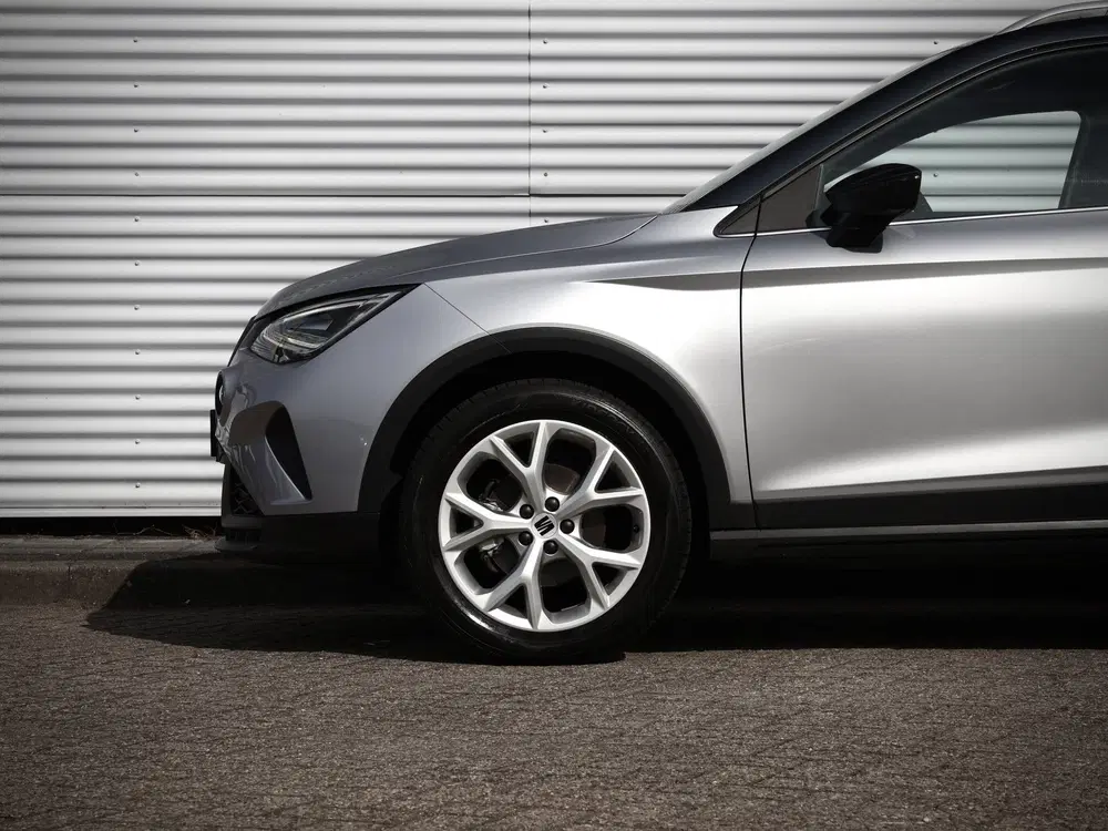 SEAT Arona FR uit 2023, foto 8