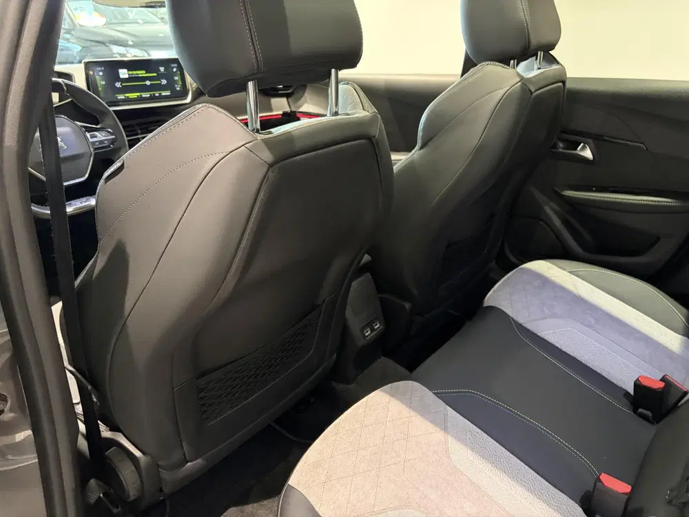 Peugeot 208 1.2 PureTech GT Pack uit 2021, foto 10