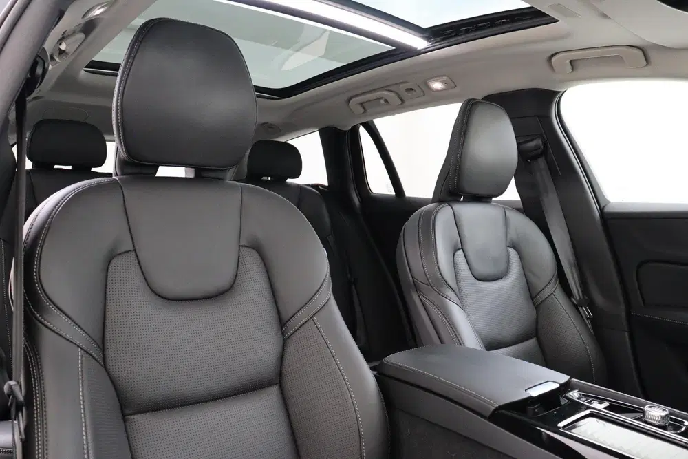 Volvo V60 T8 PLUG-IN HYBRID AWD ULTRA DARK *FULL OPT uit 2025, foto 12