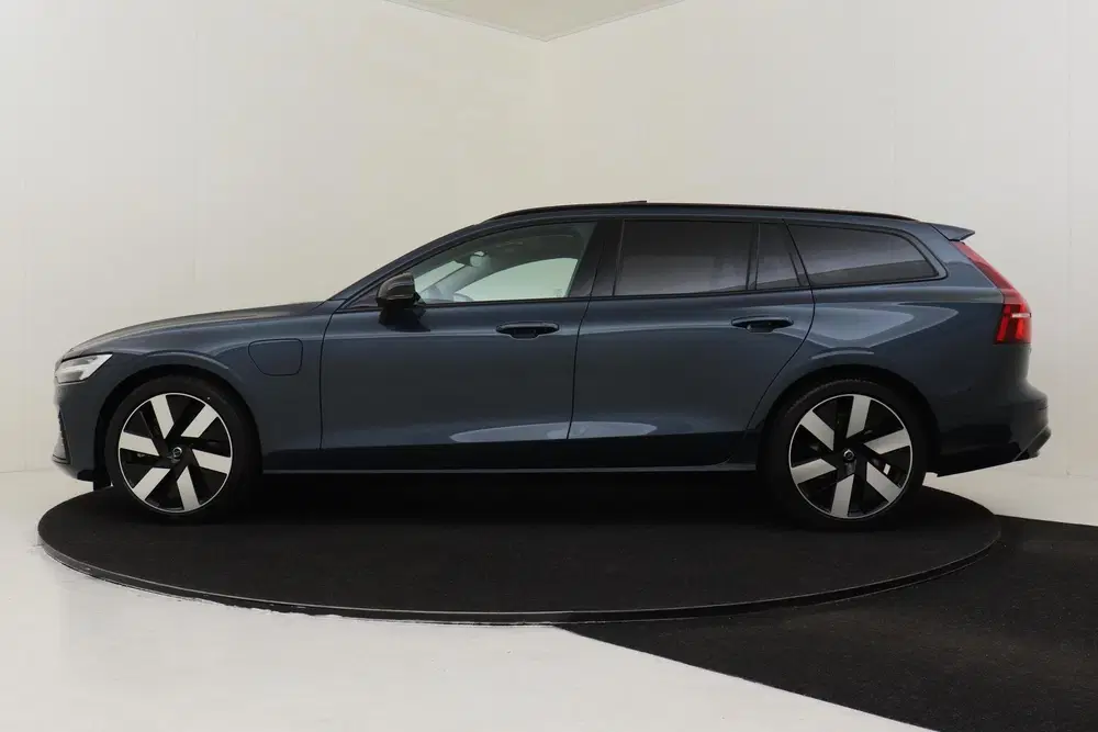 Volvo V60 T8 PLUG-IN HYBRID AWD ULTRA DARK *FULL OPT uit 2025, foto 7
