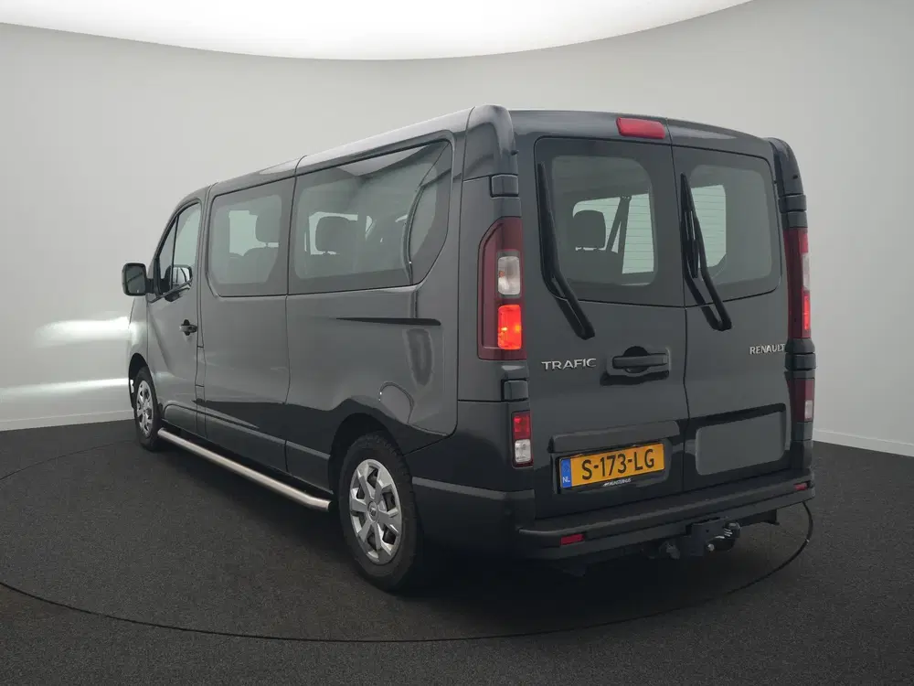 Renault Trafic 9 Persoons bus uit 2022, foto 3