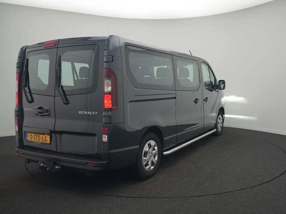 Renault Trafic 9 Persoons bus uit 2022, foto 4