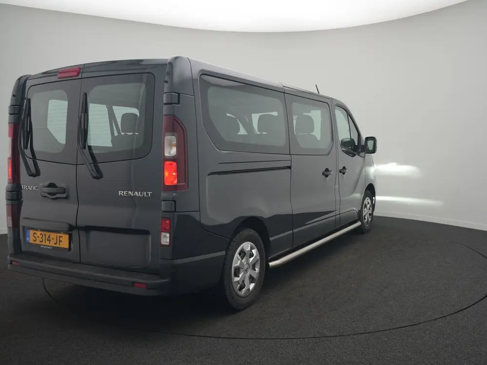 Renault Trafic 9 Persoons bus uit 2022, foto 4