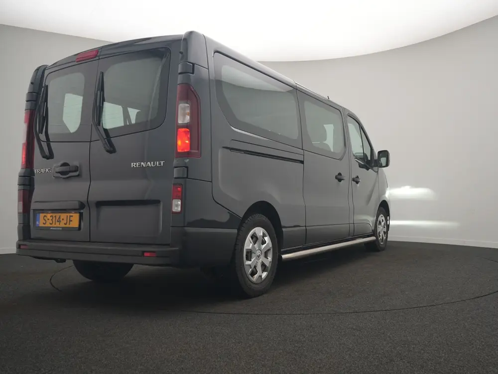 Renault Trafic 9 Persoons bus uit 2022, foto 6